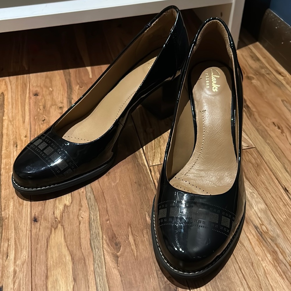 Clarks artisan black pumps, size 8